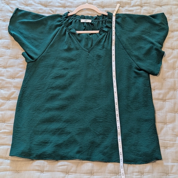 Entro- Relaxed Green Flutter Sleeve Blouse - Picture 7 of 9